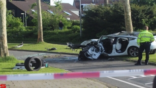 Man zwaar gewond na aanrijding Stadspoldering