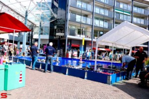 [Activiteiten en Festiviteiten] :: Kinderbraderie met Darth Vader (13)