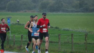 [Activiteiten en Festiviteiten] :: Drechtstadloop Halve Marathon (12)