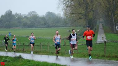[Activiteiten en Festiviteiten] :: Drechtstadloop Halve Marathon (14)