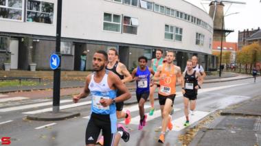 [Activiteiten en Festiviteiten] :: DrechtStadLoop Halve Marathon (27)