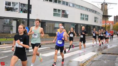 [Activiteiten en Festiviteiten] :: DrechtStadLoop Halve Marathon (36)