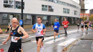 [Activiteiten en Festiviteiten] :: DrechtStadLoop Halve Marathon (38)