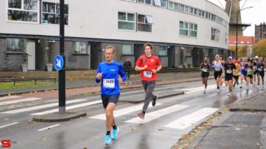 [Activiteiten en Festiviteiten] :: DrechtStadLoop Halve Marathon (24)