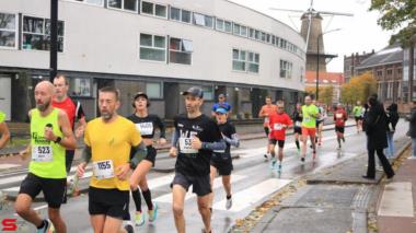 [Activiteiten en Festiviteiten] :: DrechtStadLoop Halve Marathon (31)