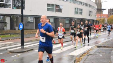 [Activiteiten en Festiviteiten] :: DrechtStadLoop Halve Marathon (35)
