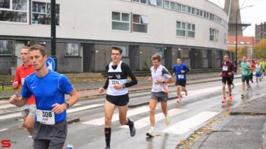 [Activiteiten en Festiviteiten] :: DrechtStadLoop Halve Marathon (29)