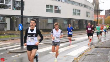 [Activiteiten en Festiviteiten] :: DrechtStadLoop Halve Marathon (30)