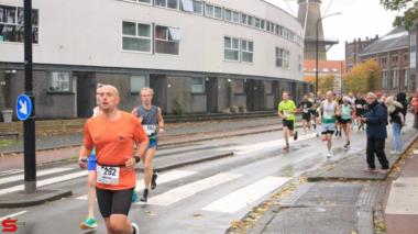 [Activiteiten en Festiviteiten] :: DrechtStadLoop Halve Marathon (31)