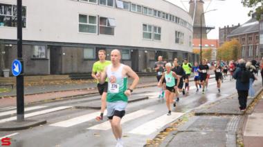 [Activiteiten en Festiviteiten] :: DrechtStadLoop Halve Marathon (32)