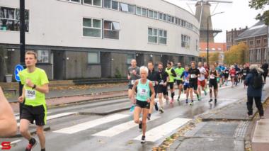 [Activiteiten en Festiviteiten] :: DrechtStadLoop Halve Marathon (33)
