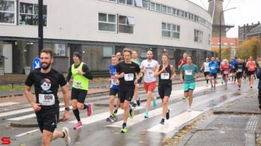 [Activiteiten en Festiviteiten] :: DrechtStadLoop Halve Marathon (35)