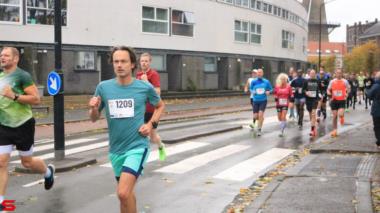 [Activiteiten en Festiviteiten] :: DrechtStadLoop Halve Marathon (37)