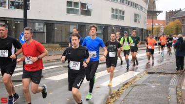 [Activiteiten en Festiviteiten] :: DrechtStadLoop Halve Marathon (34)