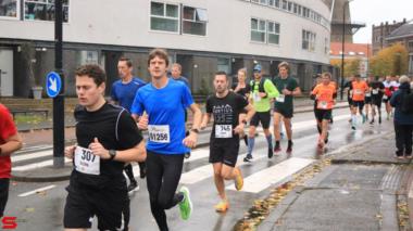 [Activiteiten en Festiviteiten] :: DrechtStadLoop Halve Marathon (36)