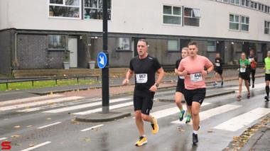 [Activiteiten en Festiviteiten] :: DrechtStadLoop Halve Marathon (32)