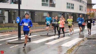 [Activiteiten en Festiviteiten] :: DrechtStadLoop Halve Marathon (28)