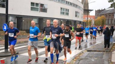 [Activiteiten en Festiviteiten] :: DrechtStadLoop Halve Marathon (31)