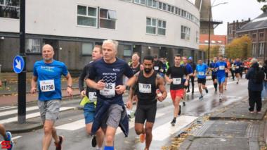 [Activiteiten en Festiviteiten] :: DrechtStadLoop Halve Marathon (32)