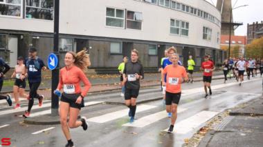 [Activiteiten en Festiviteiten] :: DrechtStadLoop Halve Marathon (24)