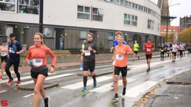 [Activiteiten en Festiviteiten] :: DrechtStadLoop Halve Marathon (25)
