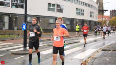 [Activiteiten en Festiviteiten] :: DrechtStadLoop Halve Marathon (26)