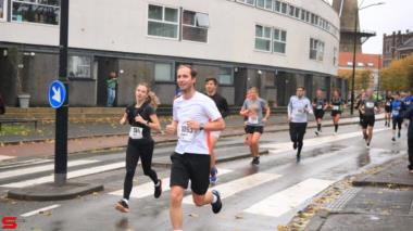 [Activiteiten en Festiviteiten] :: DrechtStadLoop Halve Marathon (28)