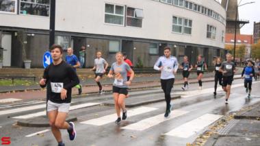 [Activiteiten en Festiviteiten] :: DrechtStadLoop Halve Marathon (29)