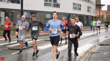 [Activiteiten en Festiviteiten] :: DrechtStadLoop Halve Marathon (37)