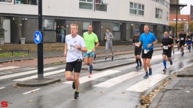 [Activiteiten en Festiviteiten] :: DrechtStadLoop Halve Marathon (38)