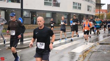 [Activiteiten en Festiviteiten] :: DrechtStadLoop Halve Marathon (25)