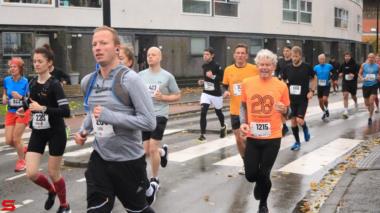 [Activiteiten en Festiviteiten] :: DrechtStadLoop Halve Marathon (30)
