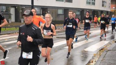 [Activiteiten en Festiviteiten] :: DrechtStadLoop Halve Marathon (38)