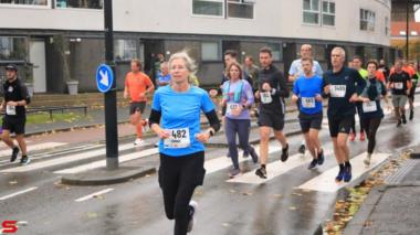 [Activiteiten en Festiviteiten] :: DrechtStadLoop Halve Marathon (25)