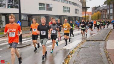 [Activiteiten en Festiviteiten] :: DrechtStadLoop Halve Marathon (27)