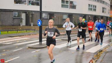 [Activiteiten en Festiviteiten] :: DrechtStadLoop Halve Marathon (33)