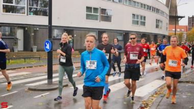 [Activiteiten en Festiviteiten] :: DrechtStadLoop Halve Marathon (37)