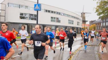 [Activiteiten en Festiviteiten] :: DrechtStadLoop Halve Marathon (27)