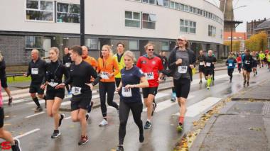 [Activiteiten en Festiviteiten] :: DrechtStadLoop Halve Marathon (37)