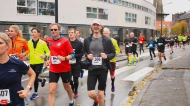 [Activiteiten en Festiviteiten] :: DrechtStadLoop Halve Marathon (38)