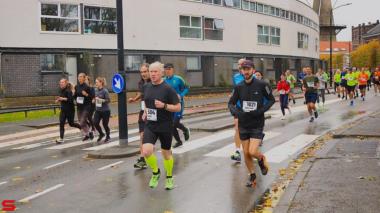 [Activiteiten en Festiviteiten] :: DrechtStadLoop Halve Marathon (24)