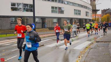[Activiteiten en Festiviteiten] :: DrechtStadLoop Halve Marathon (25)