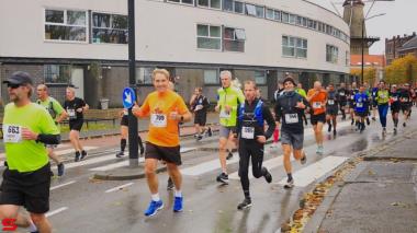 [Activiteiten en Festiviteiten] :: DrechtStadLoop Halve Marathon (26)