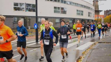 [Activiteiten en Festiviteiten] :: DrechtStadLoop Halve Marathon (27)