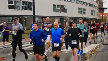 [Activiteiten en Festiviteiten] :: DrechtStadLoop Halve Marathon (37)