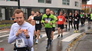 [Activiteiten en Festiviteiten] :: DrechtStadLoop Halve Marathon (30)