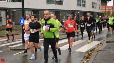 [Activiteiten en Festiviteiten] :: DrechtStadLoop Halve Marathon (31)