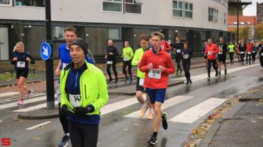 [Activiteiten en Festiviteiten] :: DrechtStadLoop Halve Marathon (33)