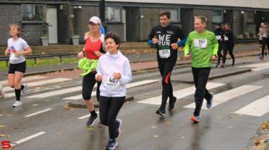 [Activiteiten en Festiviteiten] :: DrechtStadLoop Halve Marathon (25)