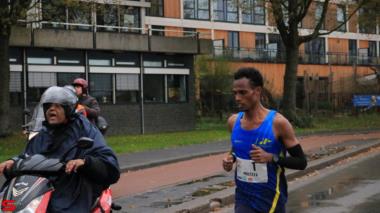 [Activiteiten en Festiviteiten] :: DrechtStadLoop Halve Marathon (28)